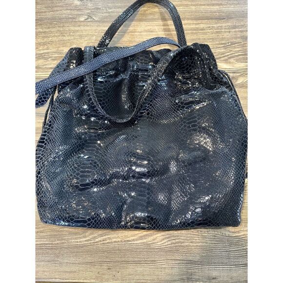 Michael Kors Snakeskin Leather Navy Shoulder Bag. Gold Tone Hardware. Mint. - Picture 7 of 12